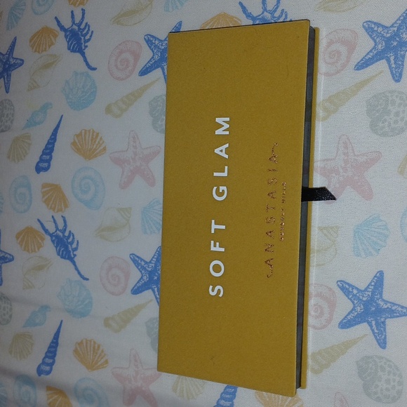 ANASTASIA Beverly Hills Soft Glam Deluxe Trio Bundle - Picture 2 of 4